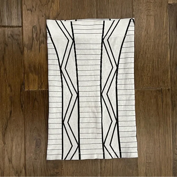 BCBGeneration Skirt - Picture 3 of 7